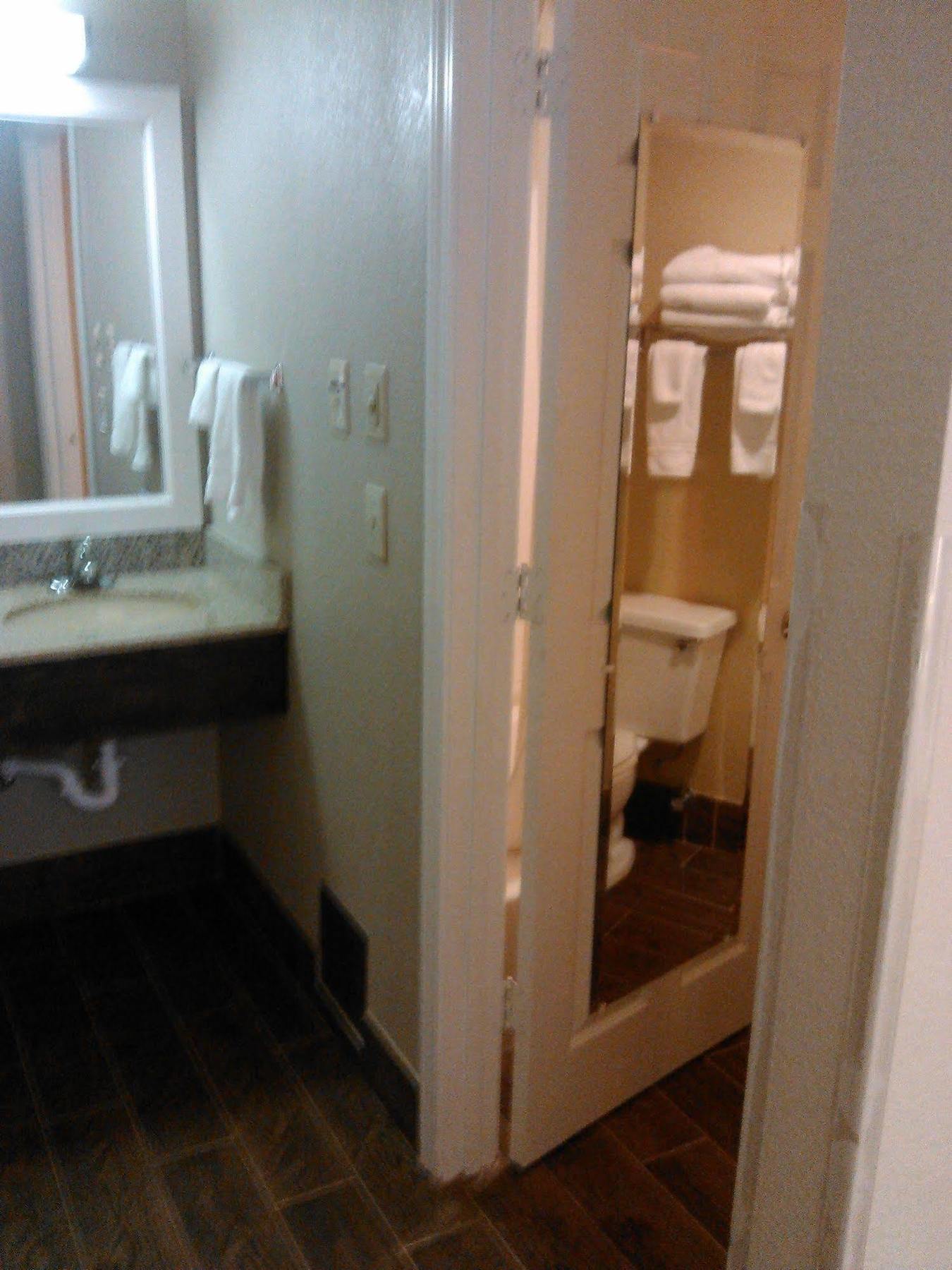 Quality Inn 2*