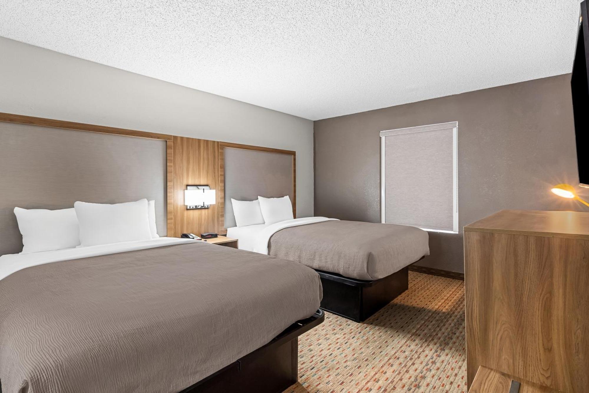 Quality Inn 2*